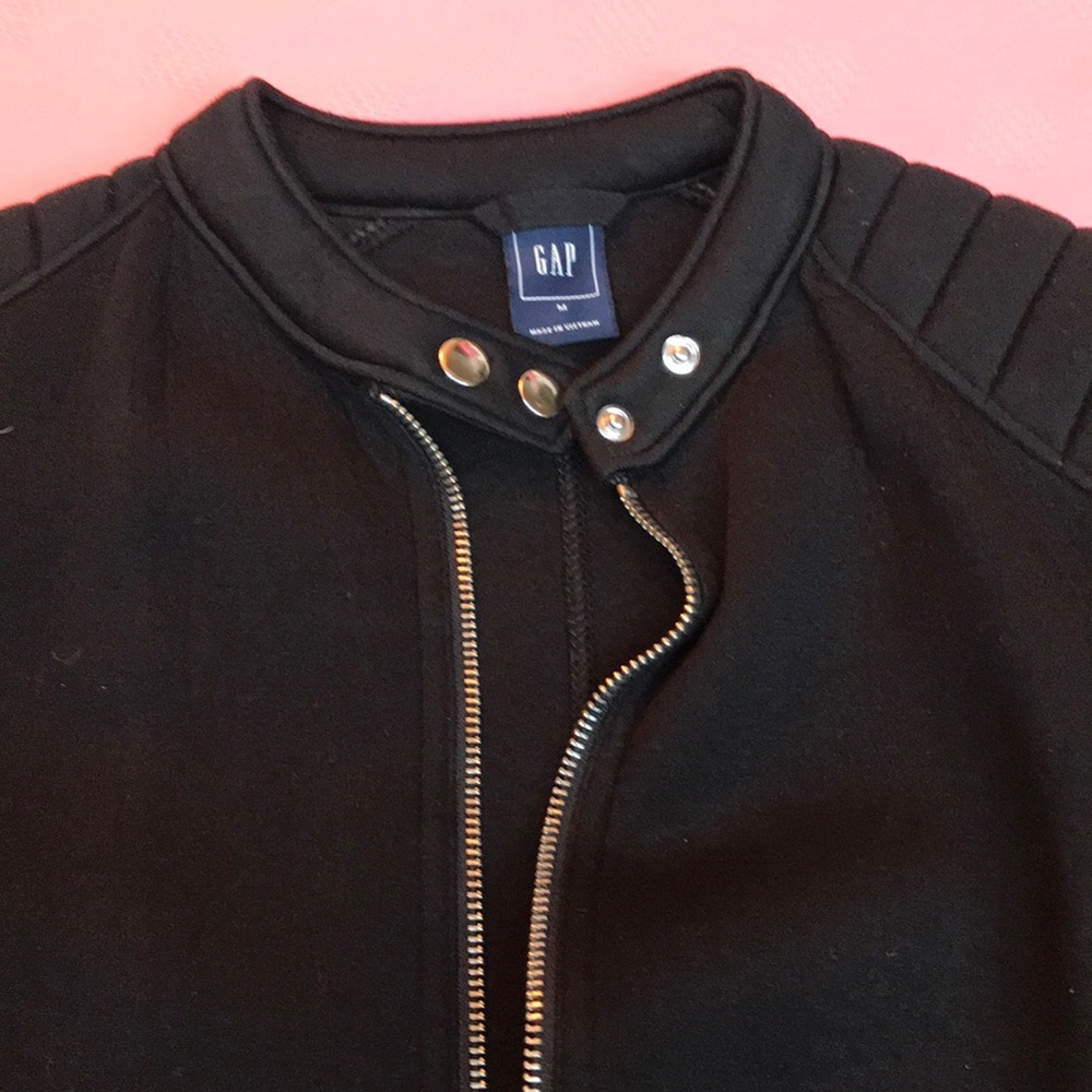 🌟GAP Jacket🌟 - Picture 2 of 3